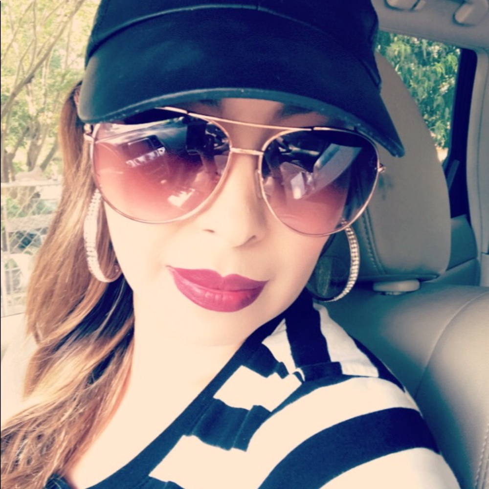 Meet your Posher, Alejandra